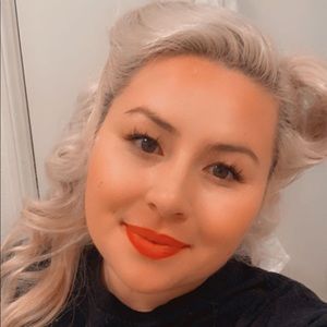 Meet your Posher, Jillian